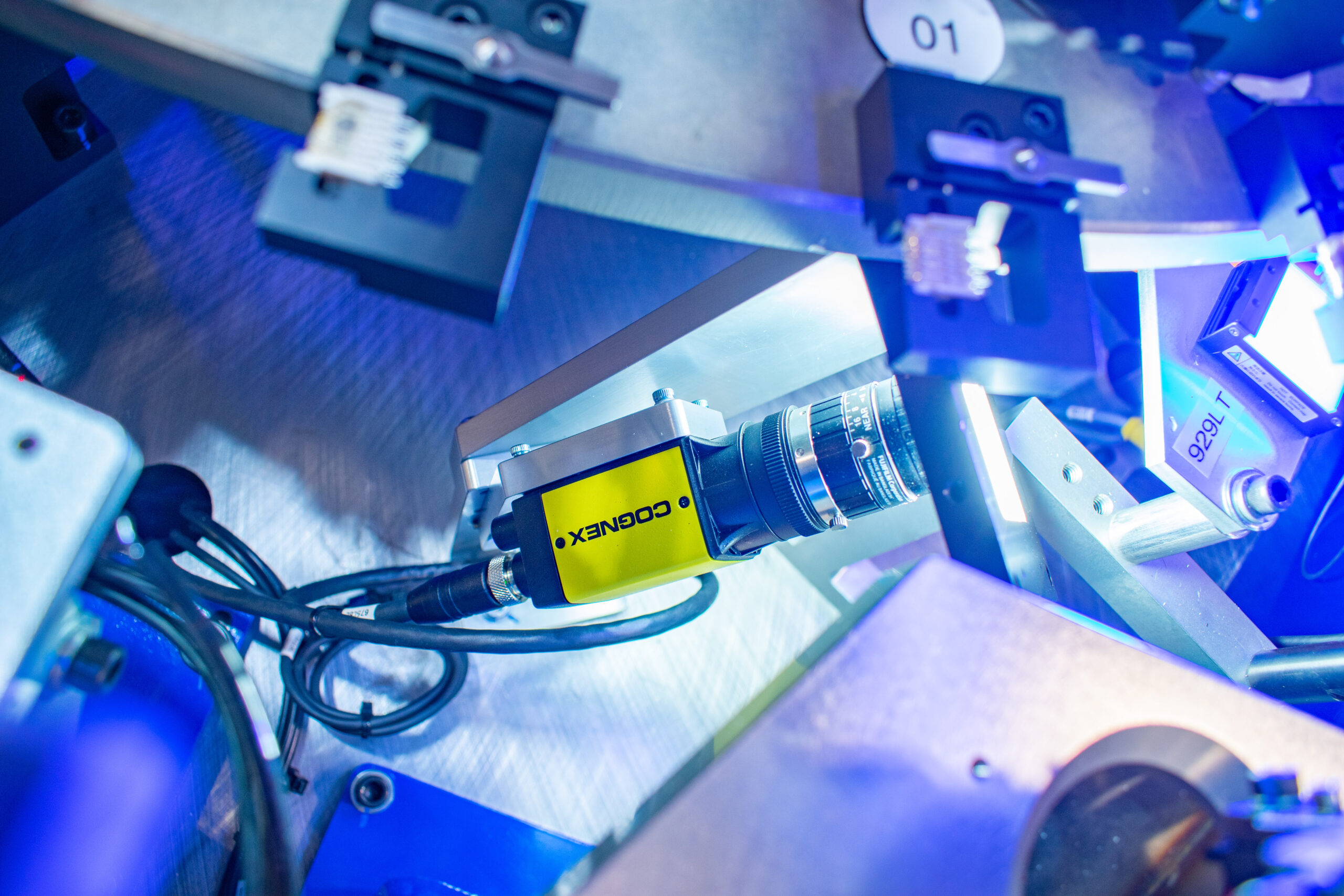 Cognex vision system integrated on a high speed small part assembly machine
