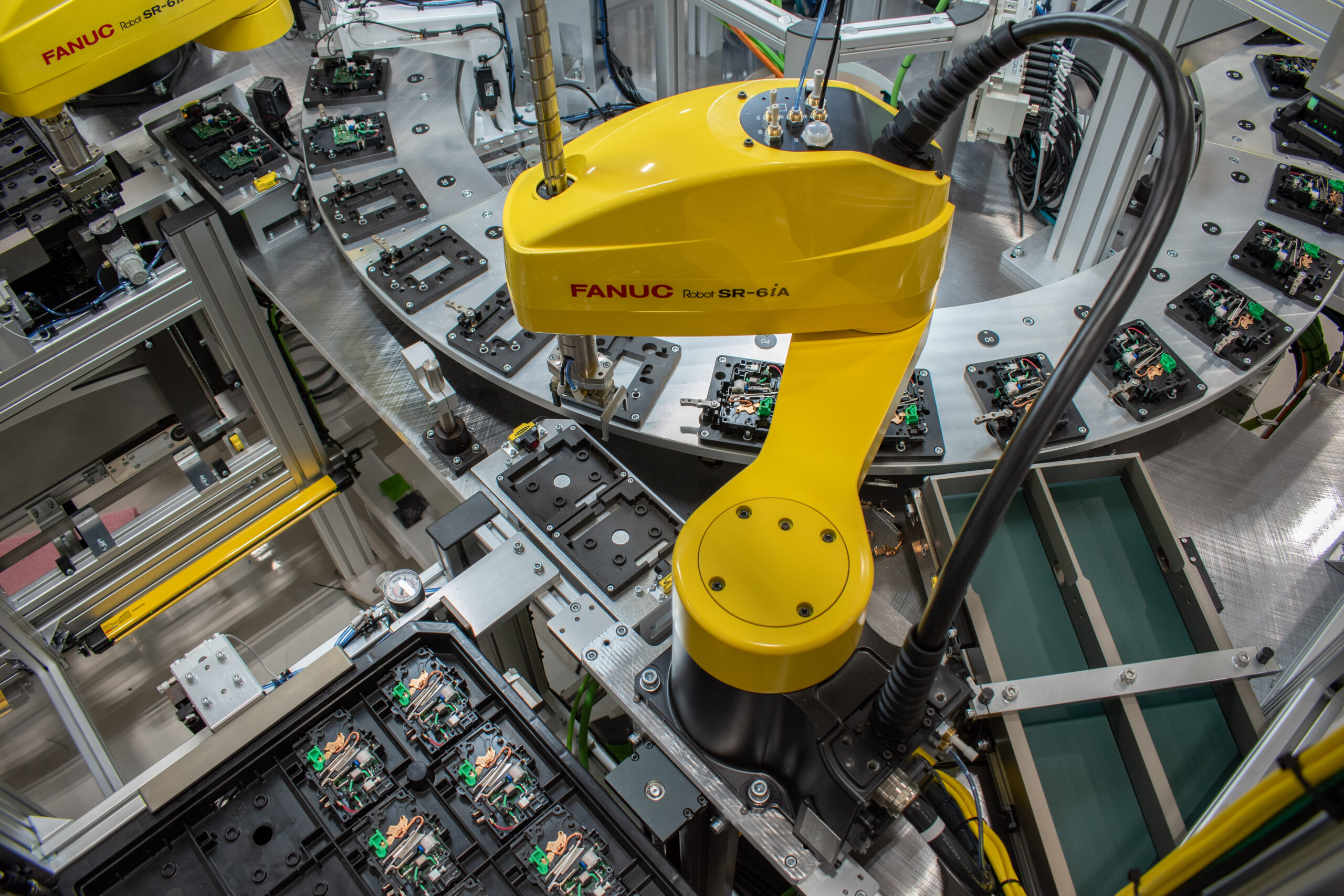 Unload station with a FANUC SCARA robot and SDC Tray Handling system